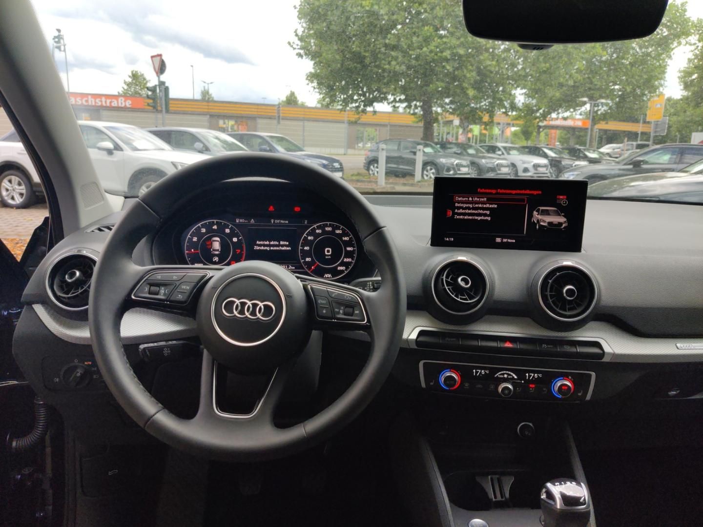 Fahrzeugabbildung Audi Q2 Advanced 30 TFSI AHK GRA PDC Komfortpaket Sit