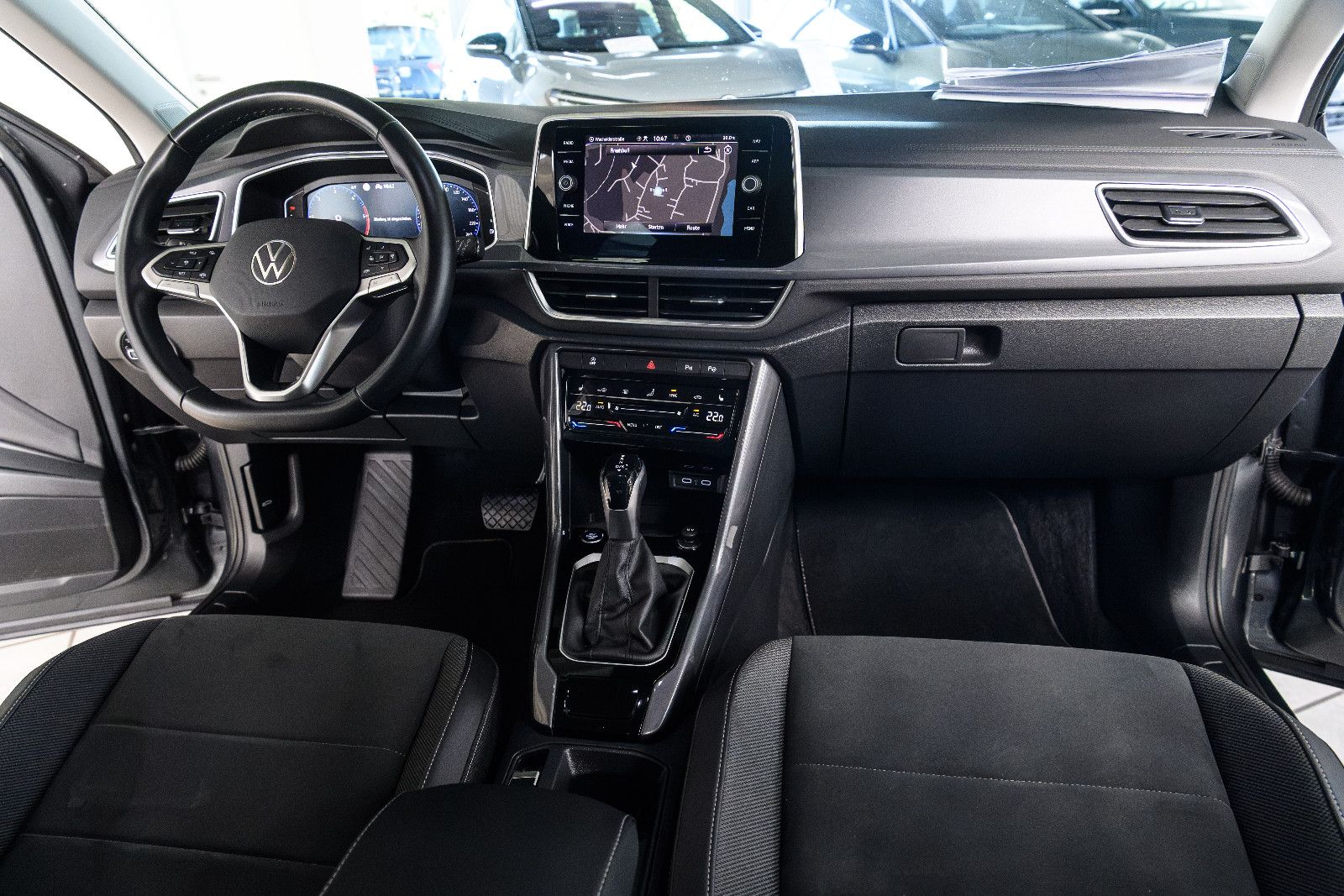 Fahrzeugabbildung Volkswagen T-Roc Style 2.0l TDI DSG + Navi + ACC + Keyless