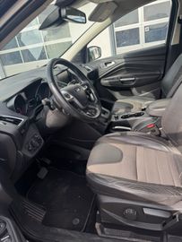 Ford Kuga - 10