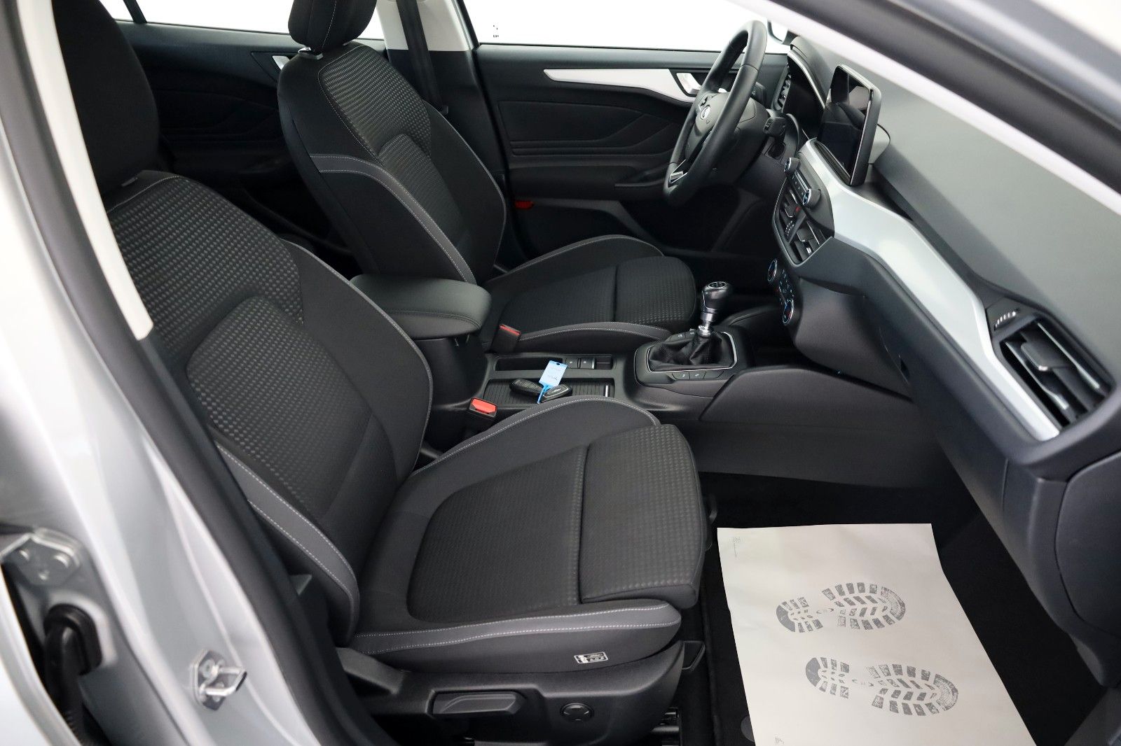 Fahrzeugabbildung Ford Focus Turnier Cool & Connect Navi,LED,Kamera,SH