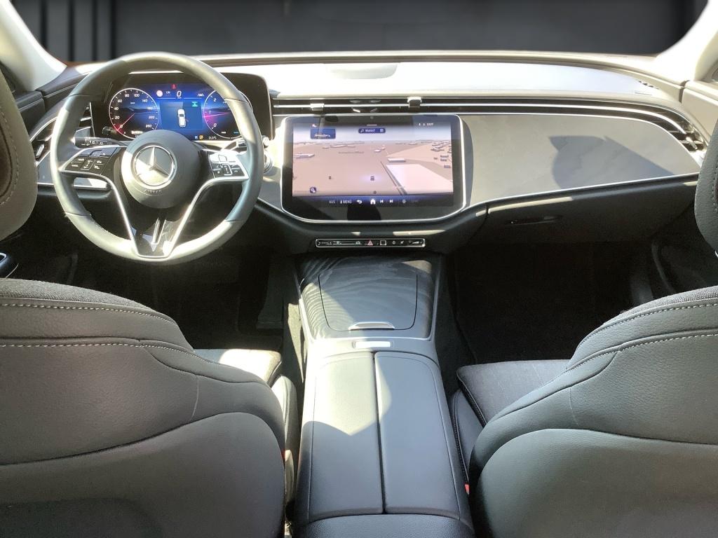 Mercedes-Benz E 220 d T AVANTGARDE+MBUX+DISTR+TOTW+KAMERA+AHK