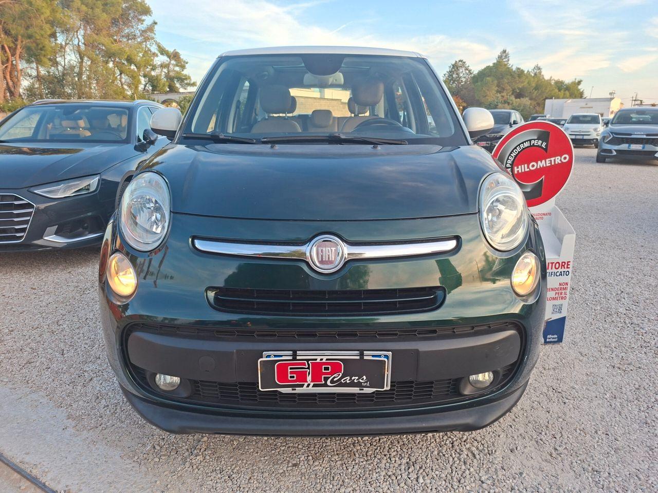Fiat 500L 2012 — rear view
