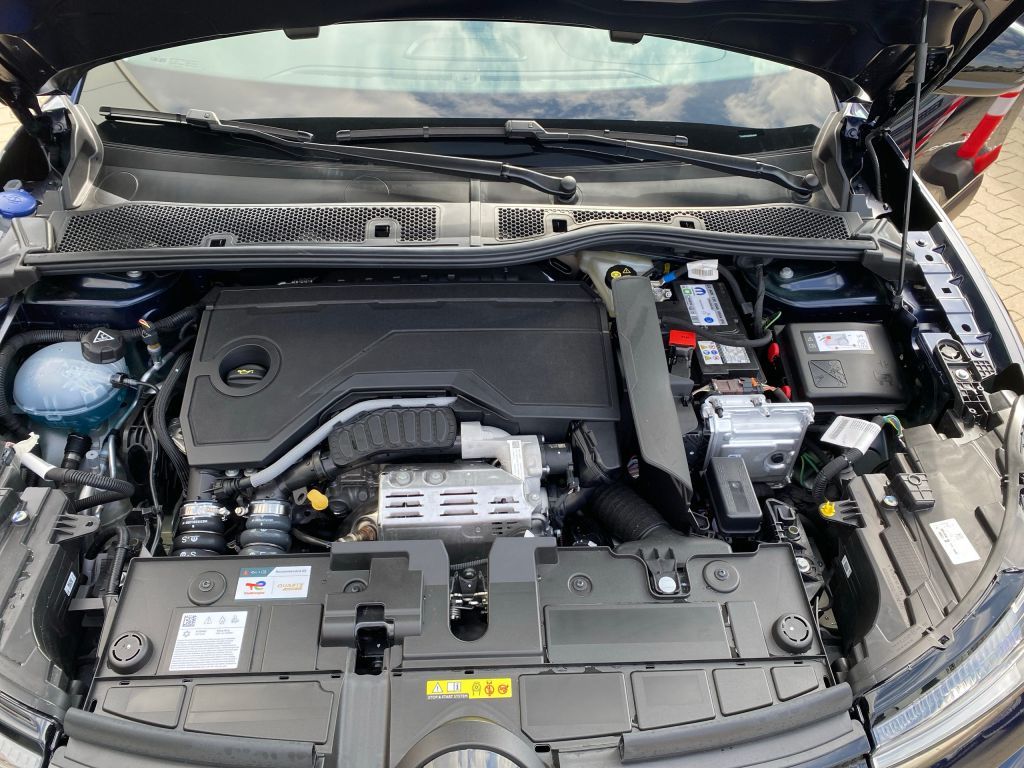 Fahrzeugabbildung Citroën C4 Hybrid 145 Automatik MAX *Winter-Pak*Alcantar