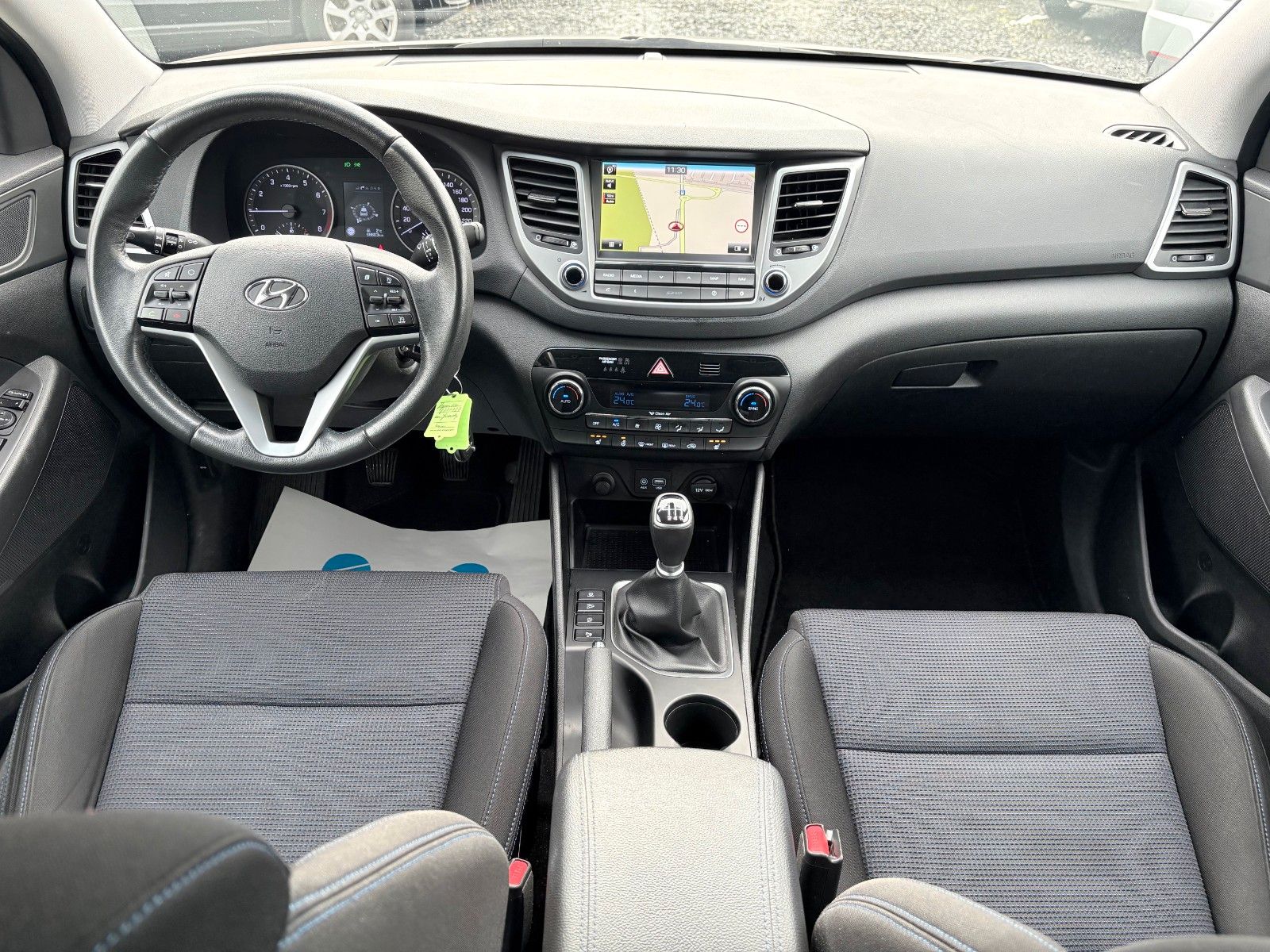 Fahrzeugabbildung Hyundai Tucson 1.6 blue 2WD Navi AHK SHZ Kamera LED 2.HD