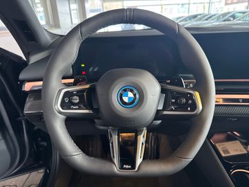 BMW 530e xDrive M Sportpaket Head-Up HK HiFi DAB