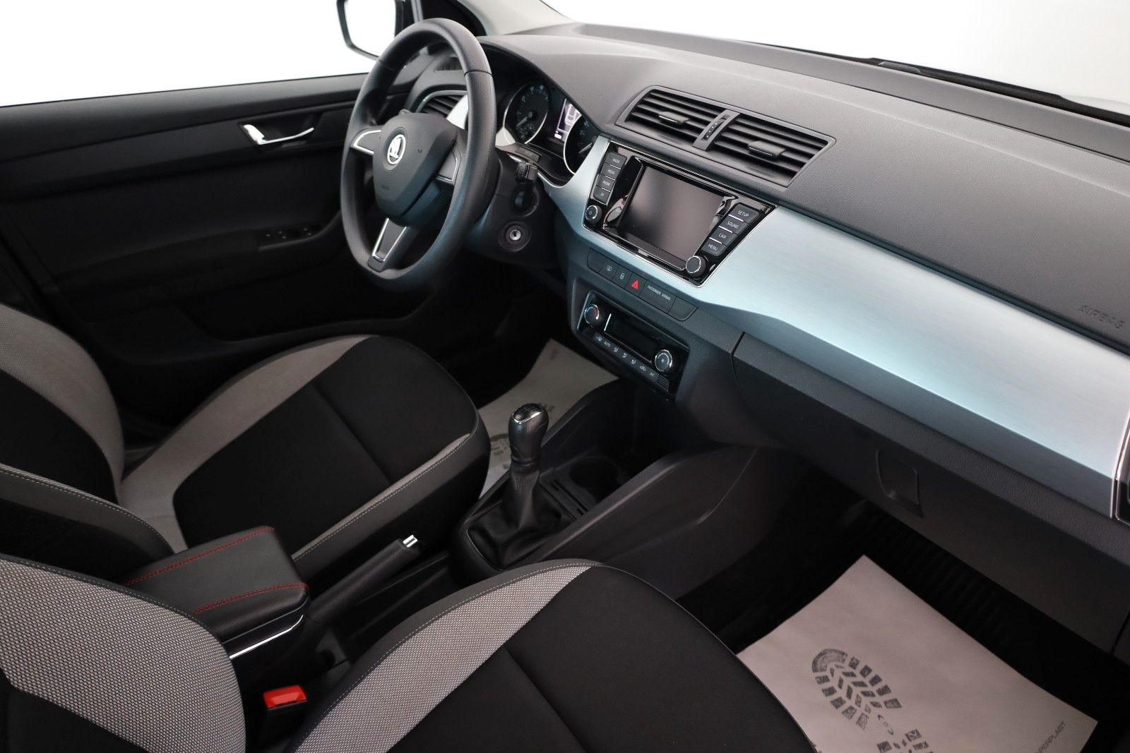 Fahrzeugabbildung SKODA Fabia Ambition PDC,Apple CarPlay,SR+WR
