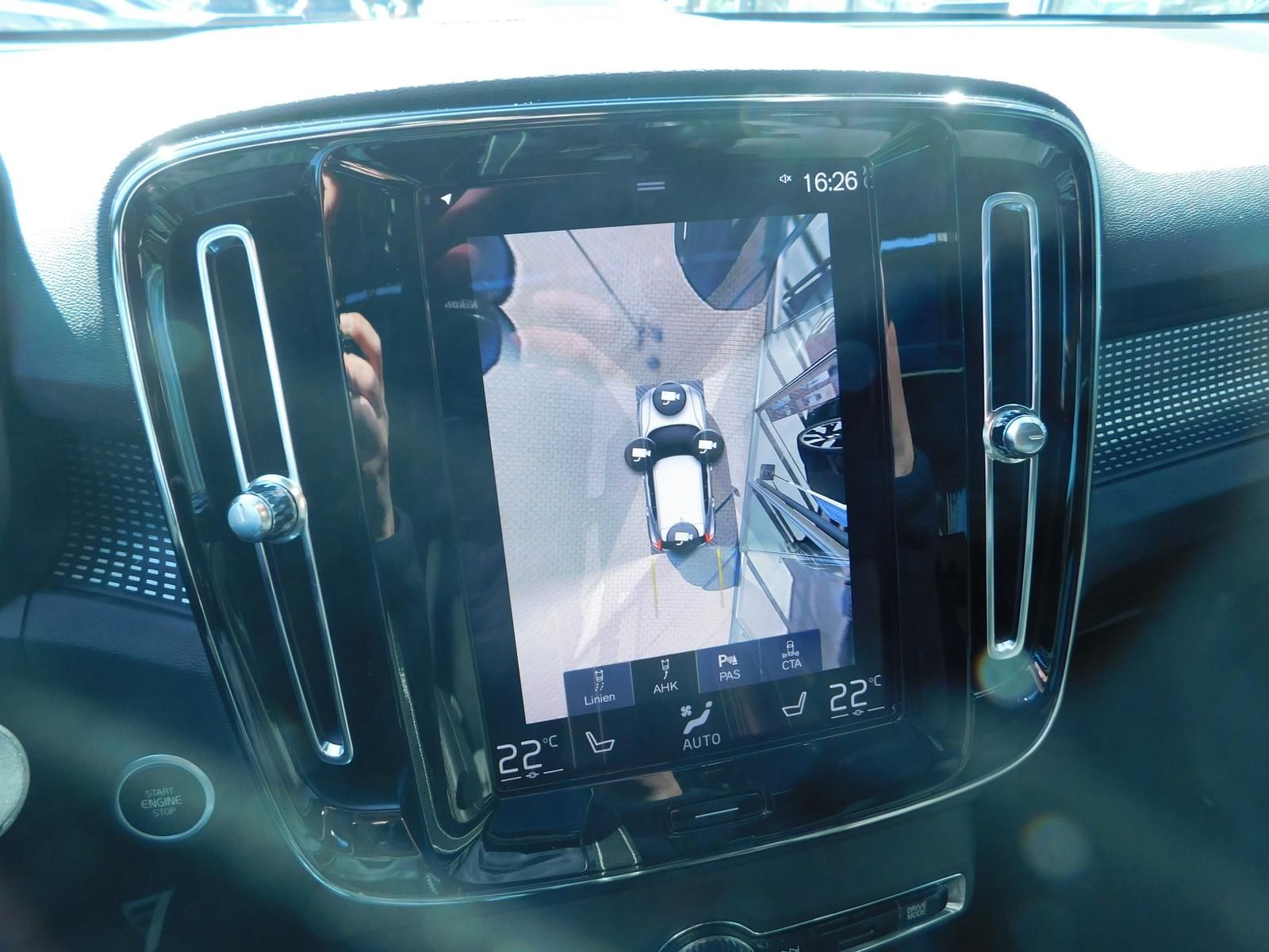 Fahrzeugabbildung Volvo XC40 B5 AWD R-Design