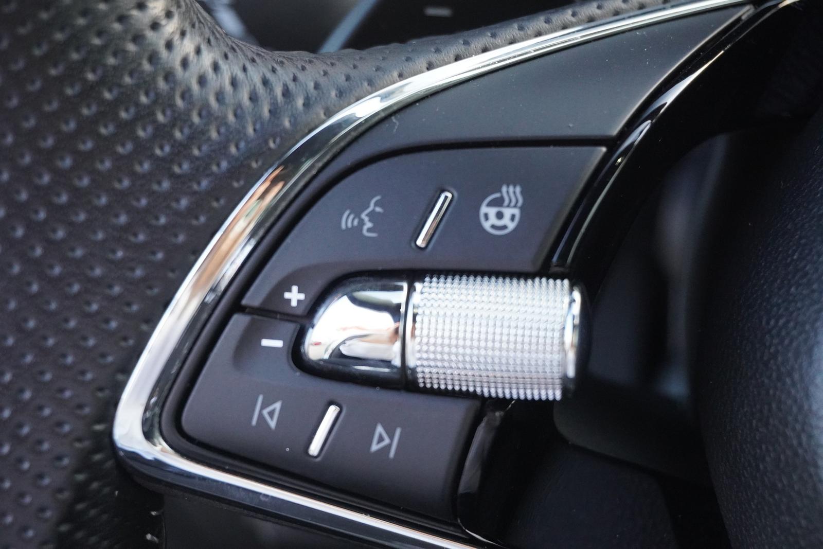 Skoda Karoq 1.5 TSI DSG Sportline LED Navi Kamera