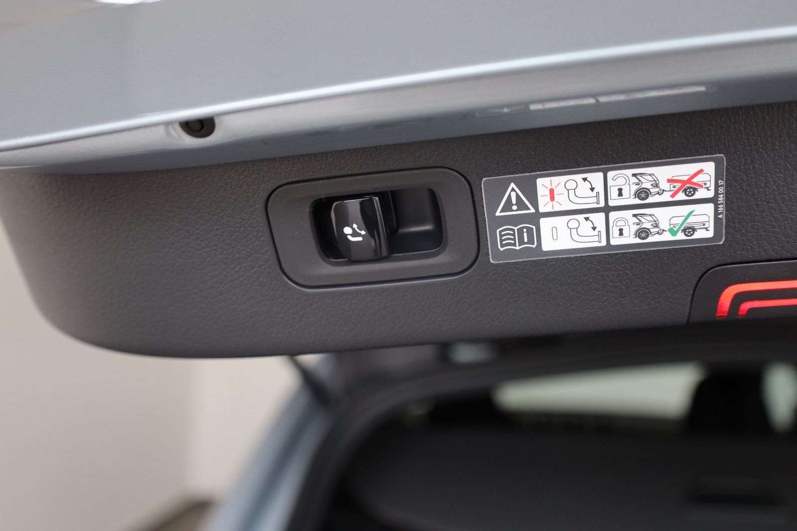 Fahrzeugabbildung Mercedes-Benz C 300e T AMG Line Leder,Navi,LED,AppleCarpl.,AHK