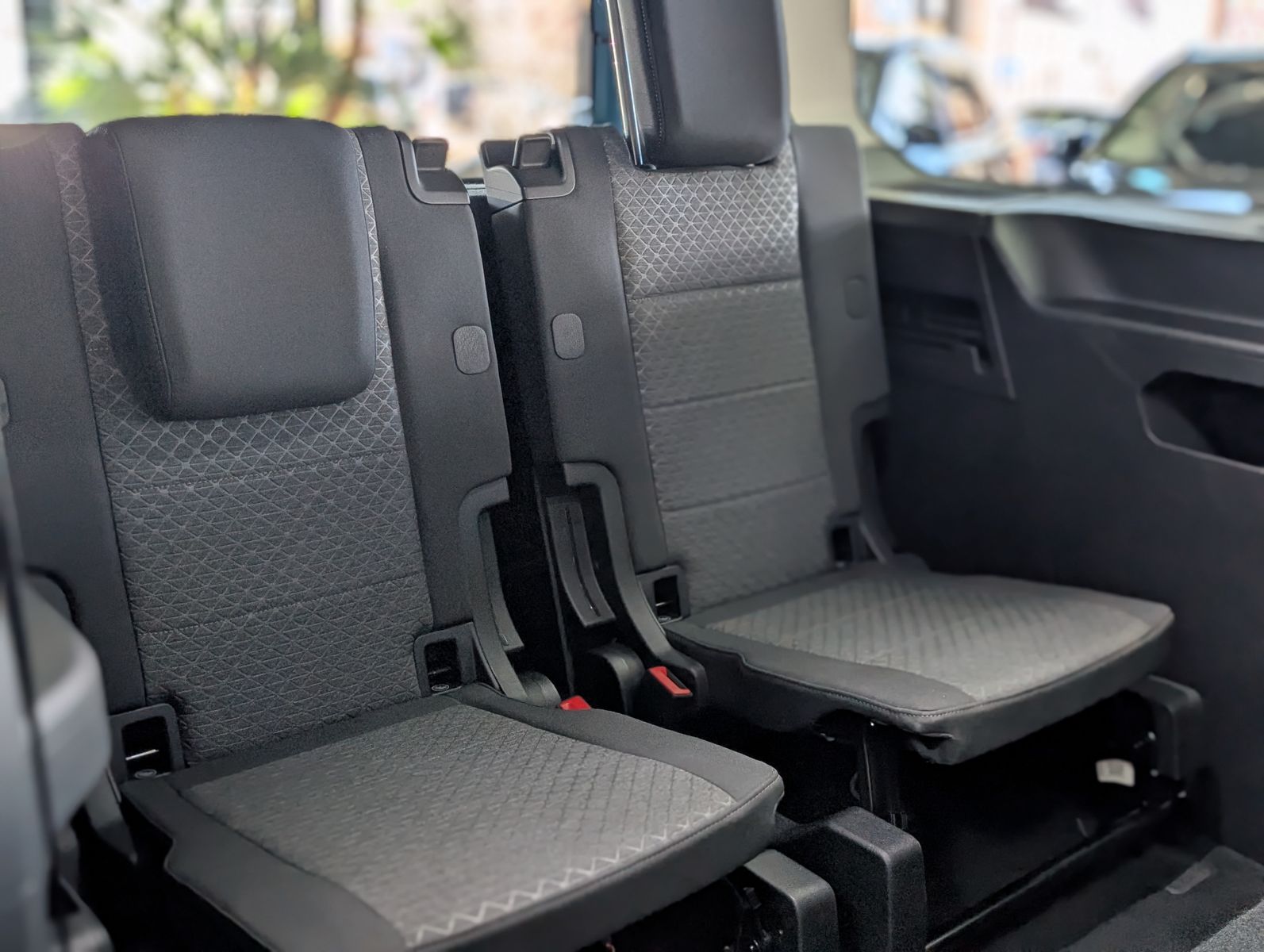 Fahrzeugabbildung Ford Grand Tourneo L2 Titanium 7-Sit Bi-LED CAM AHK