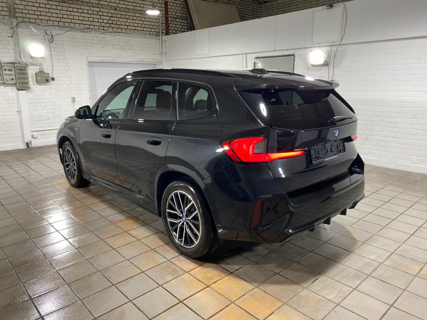 BMW iX1 eDrive20 M Sport KAM/NAVI