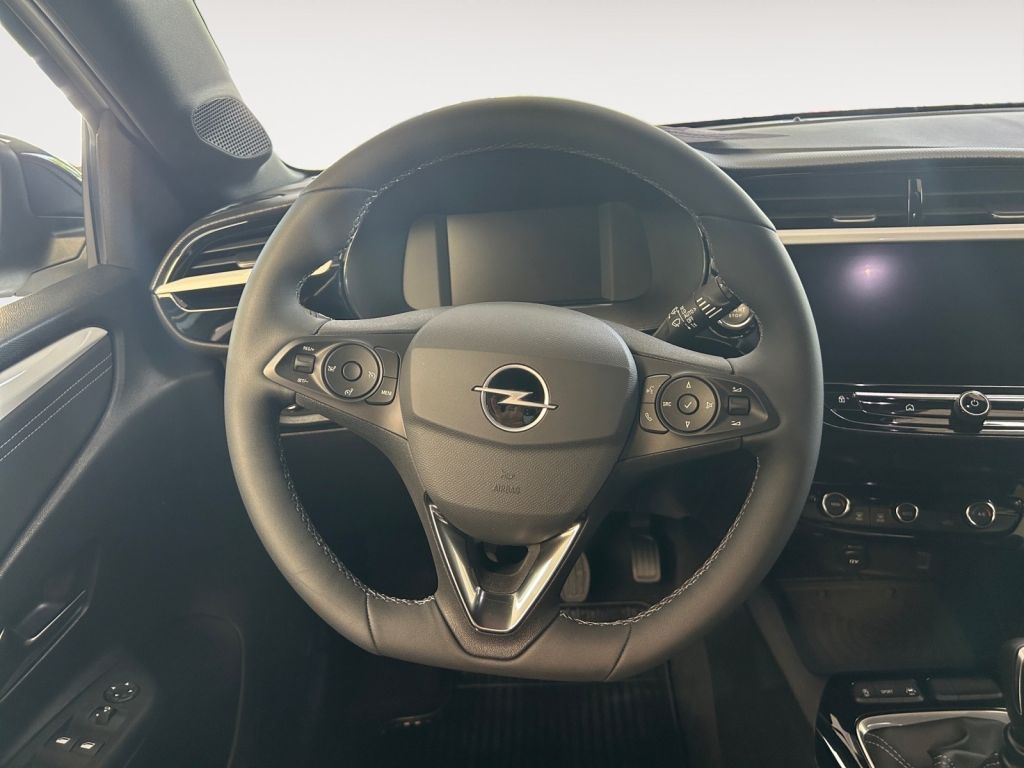 Fahrzeugabbildung Opel Corsa 1.2 GS Sitzheizung Navigation CarPlay PDC