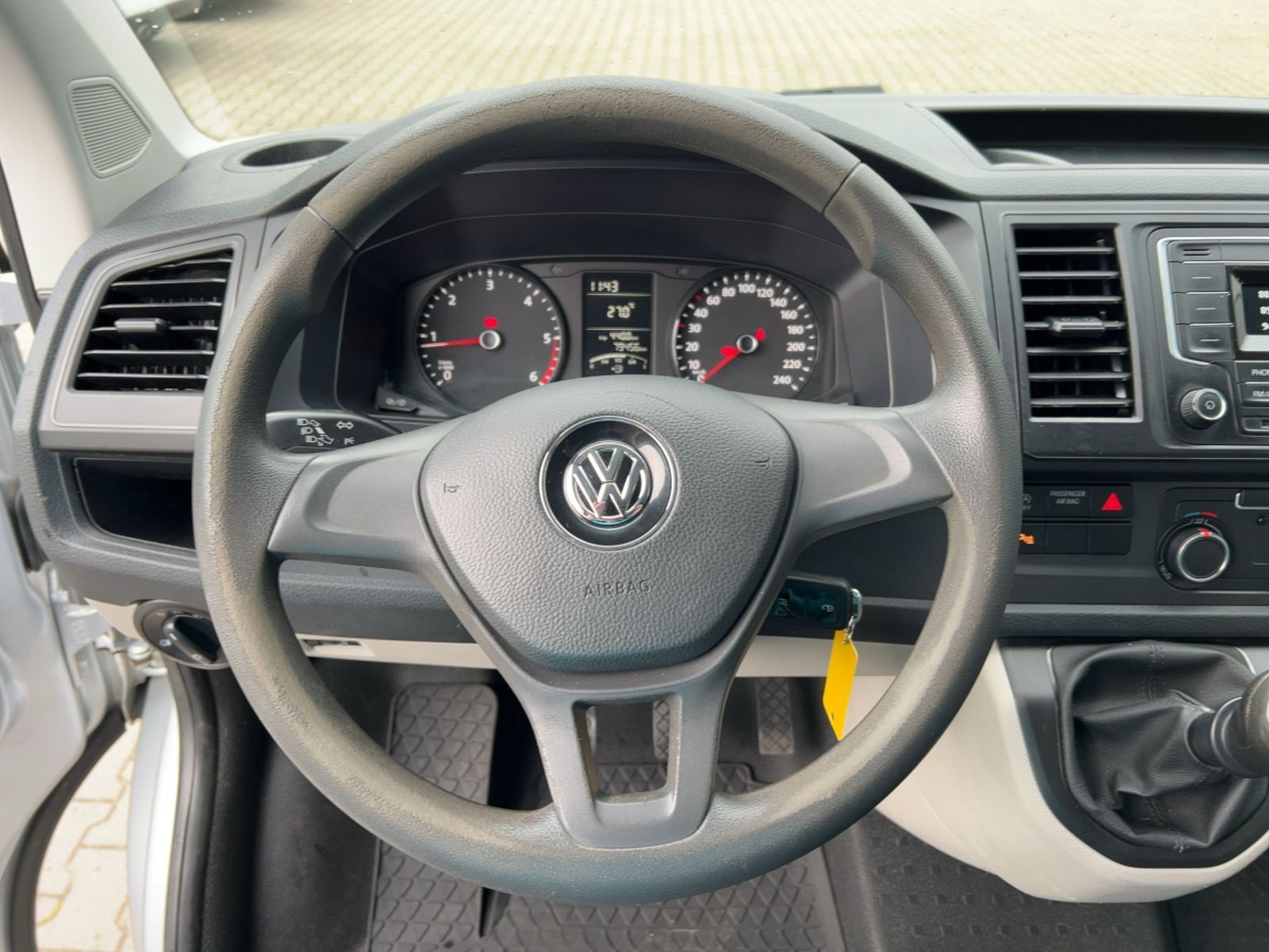 Fahrzeugabbildung Volkswagen T6 Transporter Kasten 2.0 TDI AHK PDC Klima