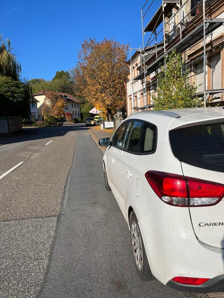 Kia Carens 2015 — rear view
