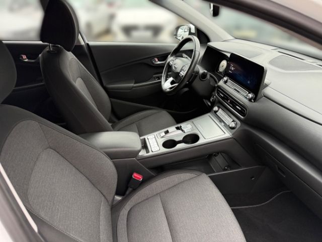 Fahrzeugabbildung Hyundai KONA Trend Elektro 2WD +KLIMA+NAVI+RFK+PDC+ACC+U