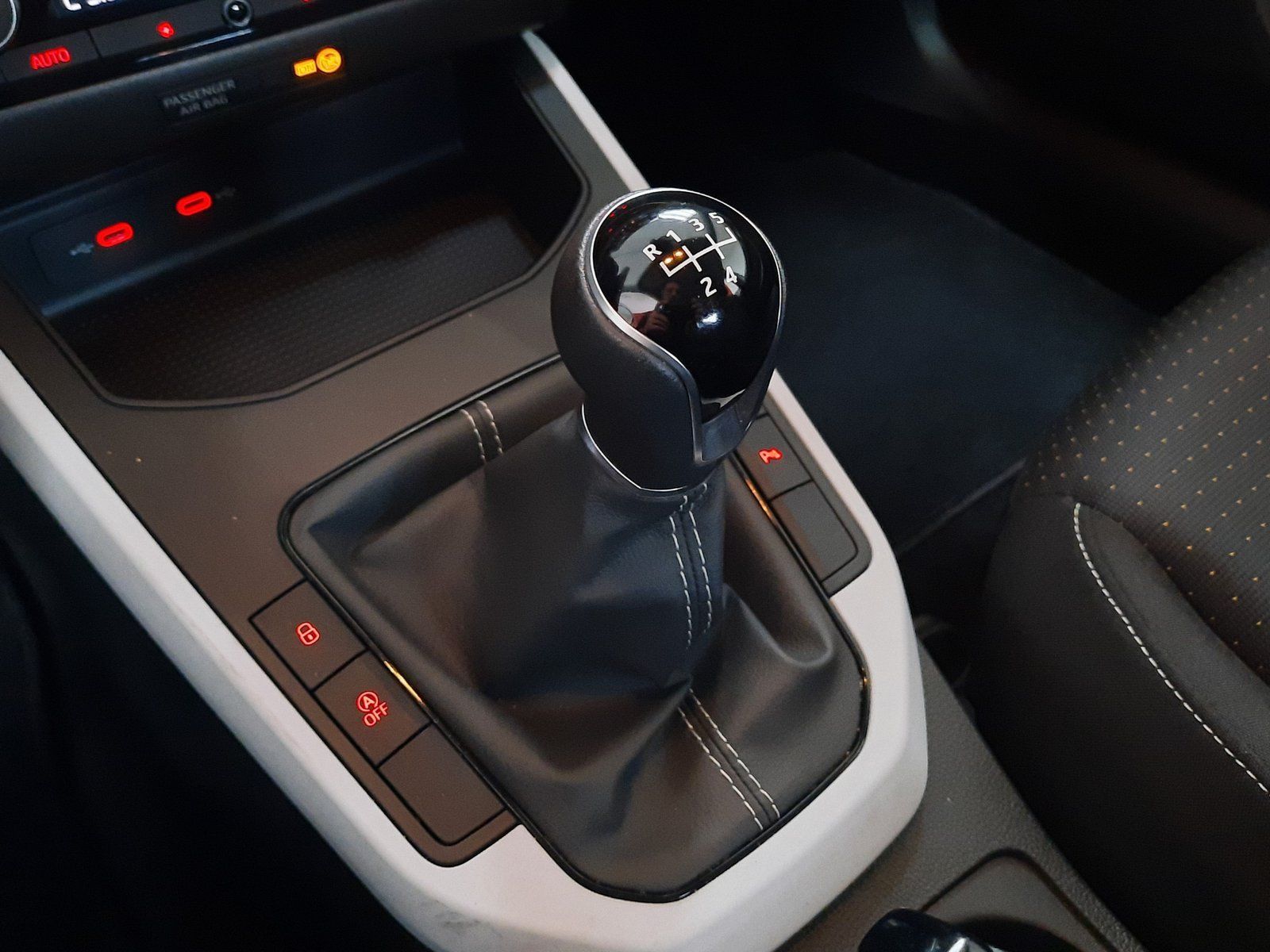 Fahrzeugabbildung SEAT Arona Style TSI *Cam*LED*PDC*Sitzhzg*FullLink*