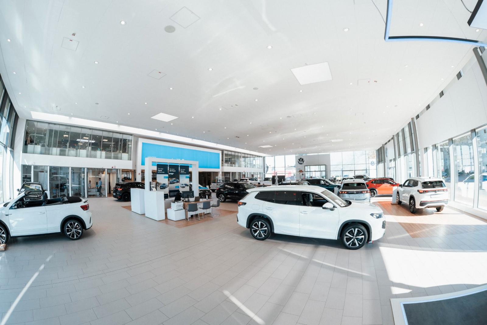 showroom-image-top