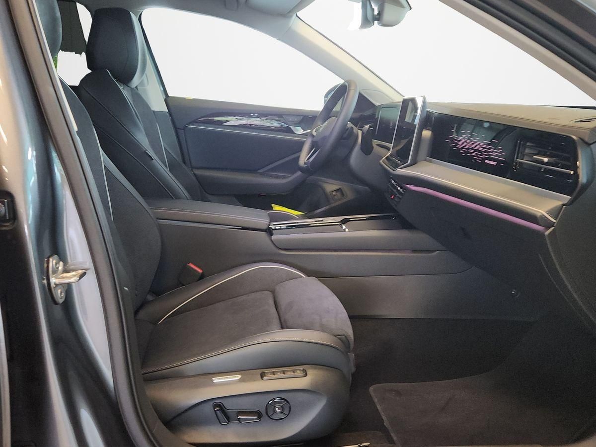Fahrzeugabbildung Volkswagen Passat Variant Elegance 1.5 TSI 150 kW eHybrid