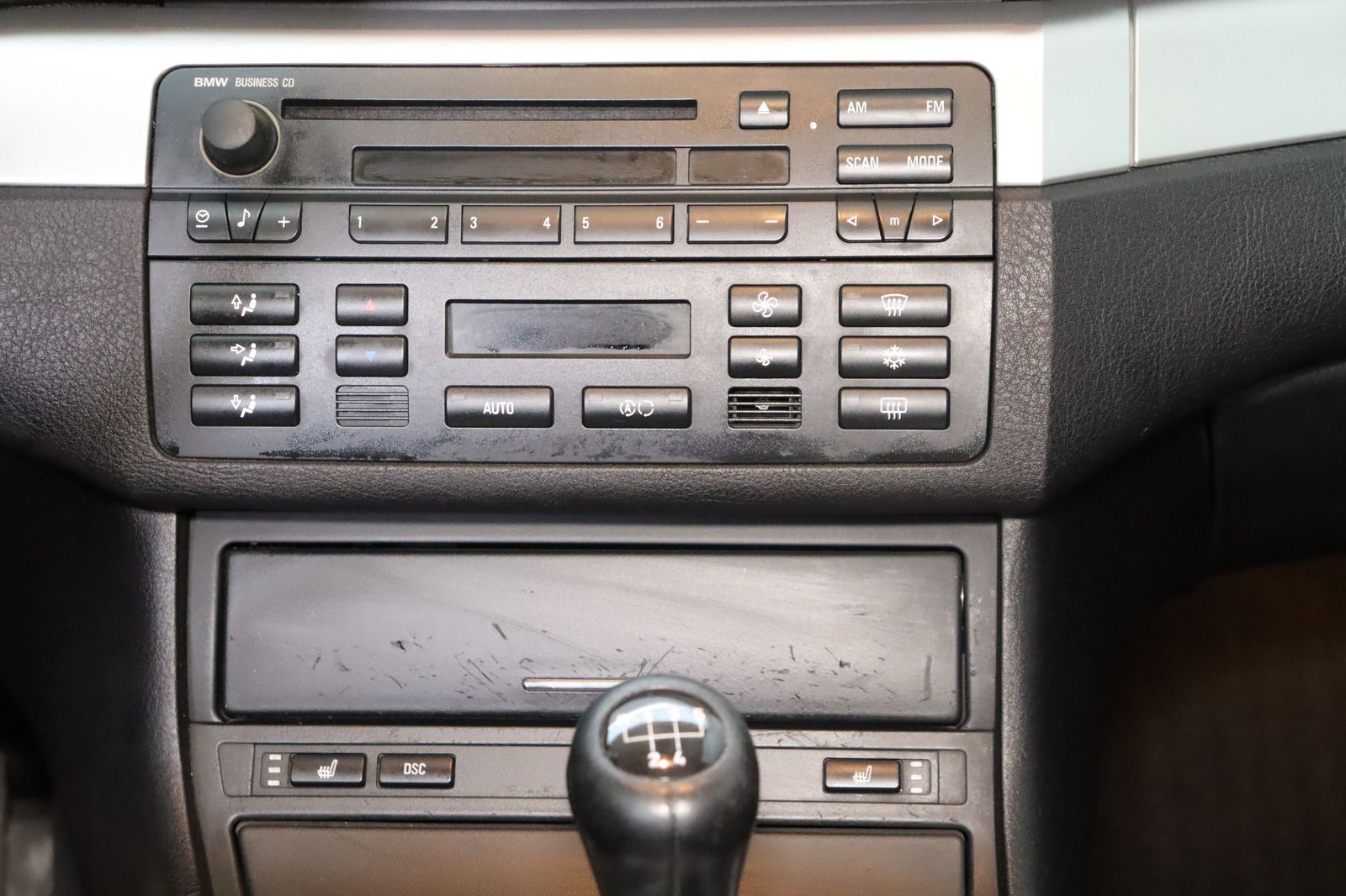 Fahrzeugabbildung BMW 320 i * Xenon * Leder * Sitzhzg. PDC