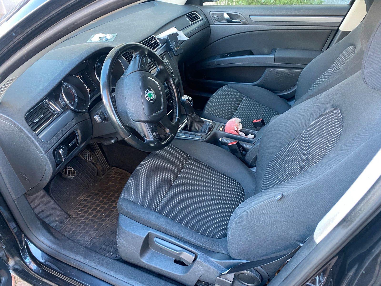 Skoda Superb 2011 — photo 6