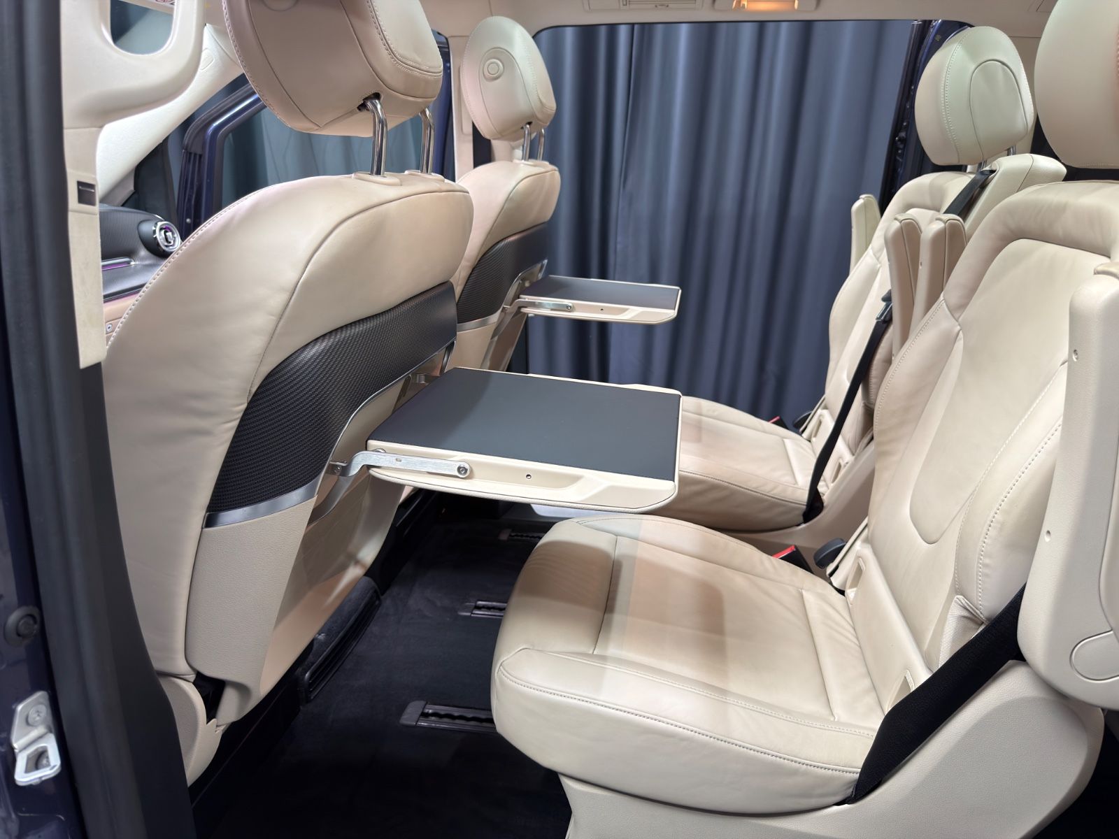Fahrzeugabbildung Mercedes-Benz V250d lang EXCLUSIVE|AMG|BURMESTER|PANO|ACC|360°
