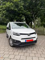 Toyota Proace City 1,5-l-D-4D 96kW L2 Combi - Toyota Proace City von privat