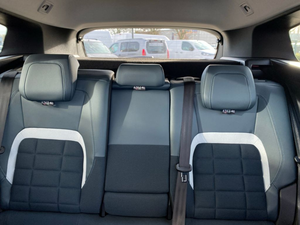 Fahrzeugabbildung Citroën C5 Aircross Hybrid 145 PLUS *Allwetterr*Sitzh.*