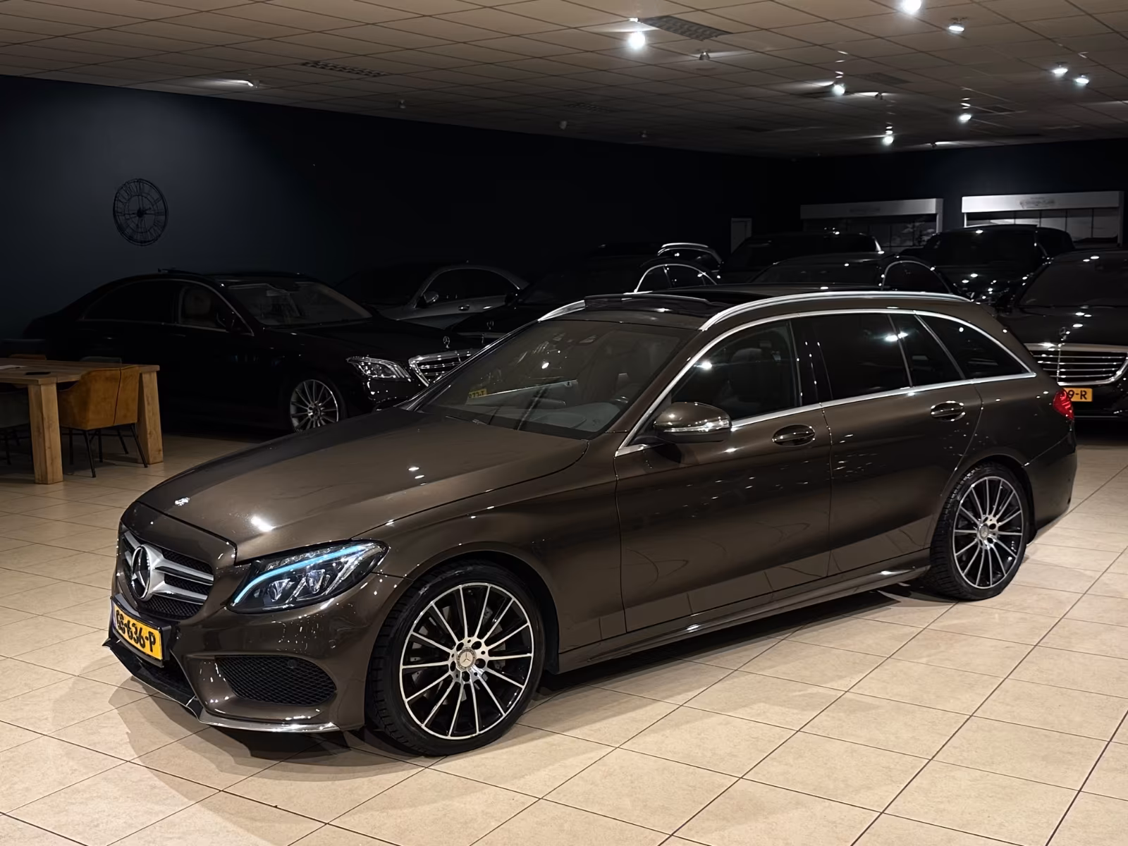 Mercedes-Benz C250 d AMG-PAKKET/PANORAMA/7G-AUT/HUD/LANE/LEDER
