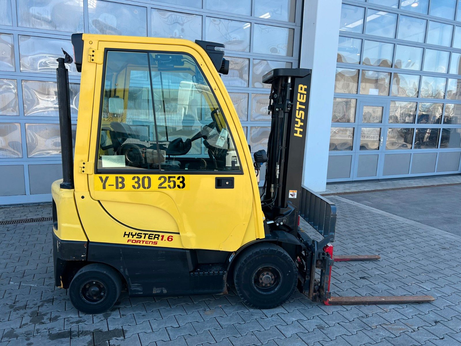 Fahrzeugabbildung Hyster H1.6 FT / Verstellgerät / HH: 4.45m / nur 1.299h