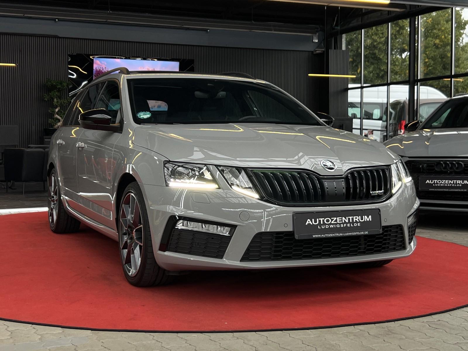 Skoda Octavia Combi V-RS 245/PANO/ACC/LED/KEYLESS