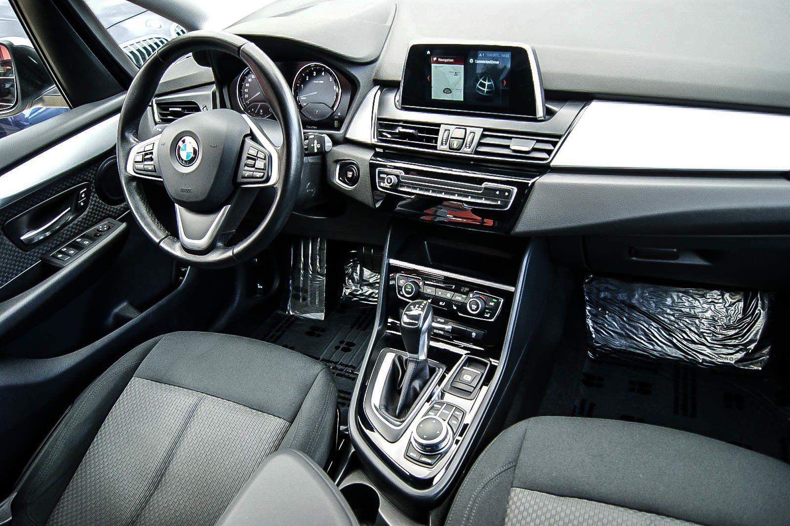Fahrzeugabbildung BMW 225 xe Advantage Aut LED-SCHEINWERFER SIHZG PARK