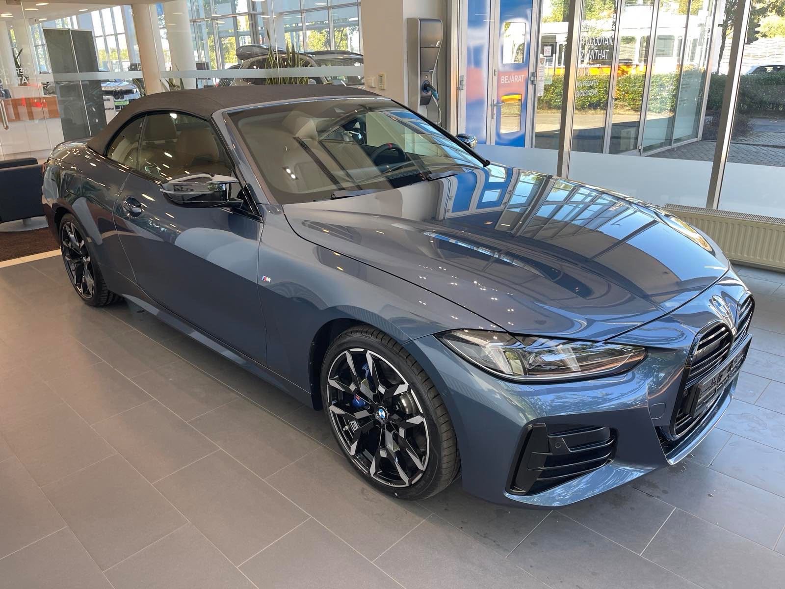 BMW M440i xDrive Cabrio 374 PS Automatik Sitzbelüft. imagem 2