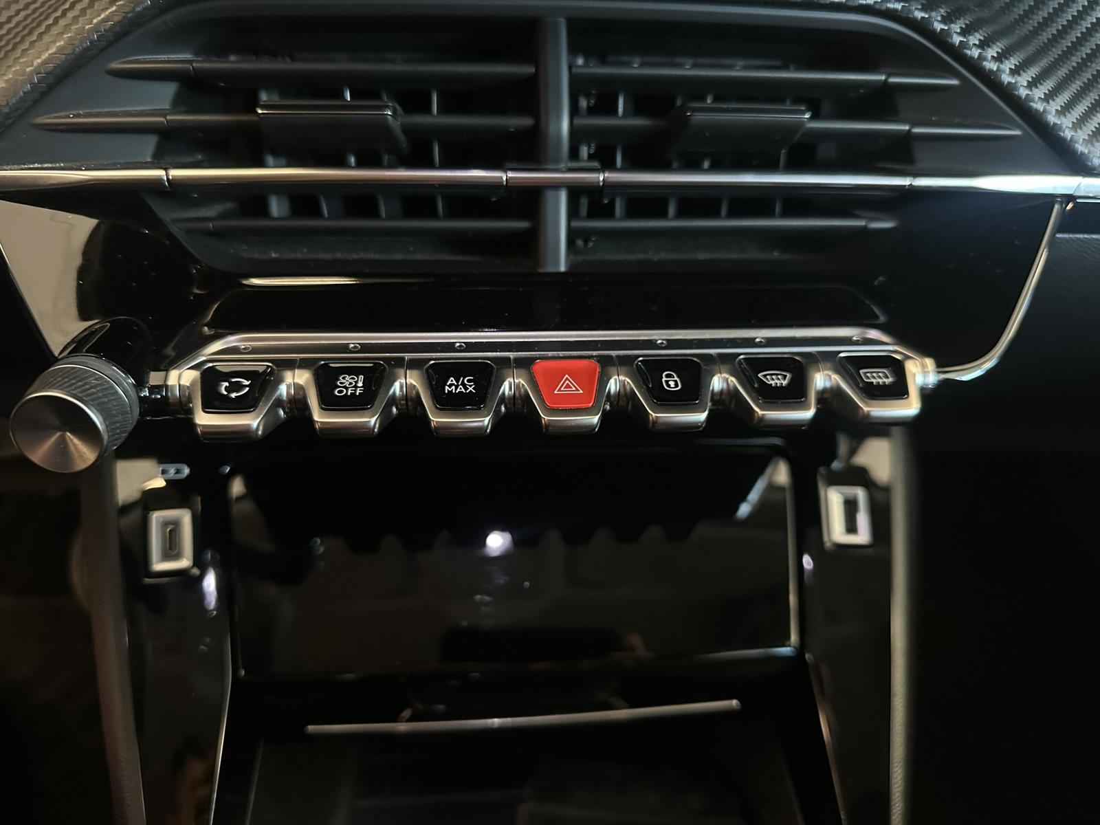 Peugeot 2008 Allure*LED*Tempo*1.Hand*Leder*CarPlay*PDC