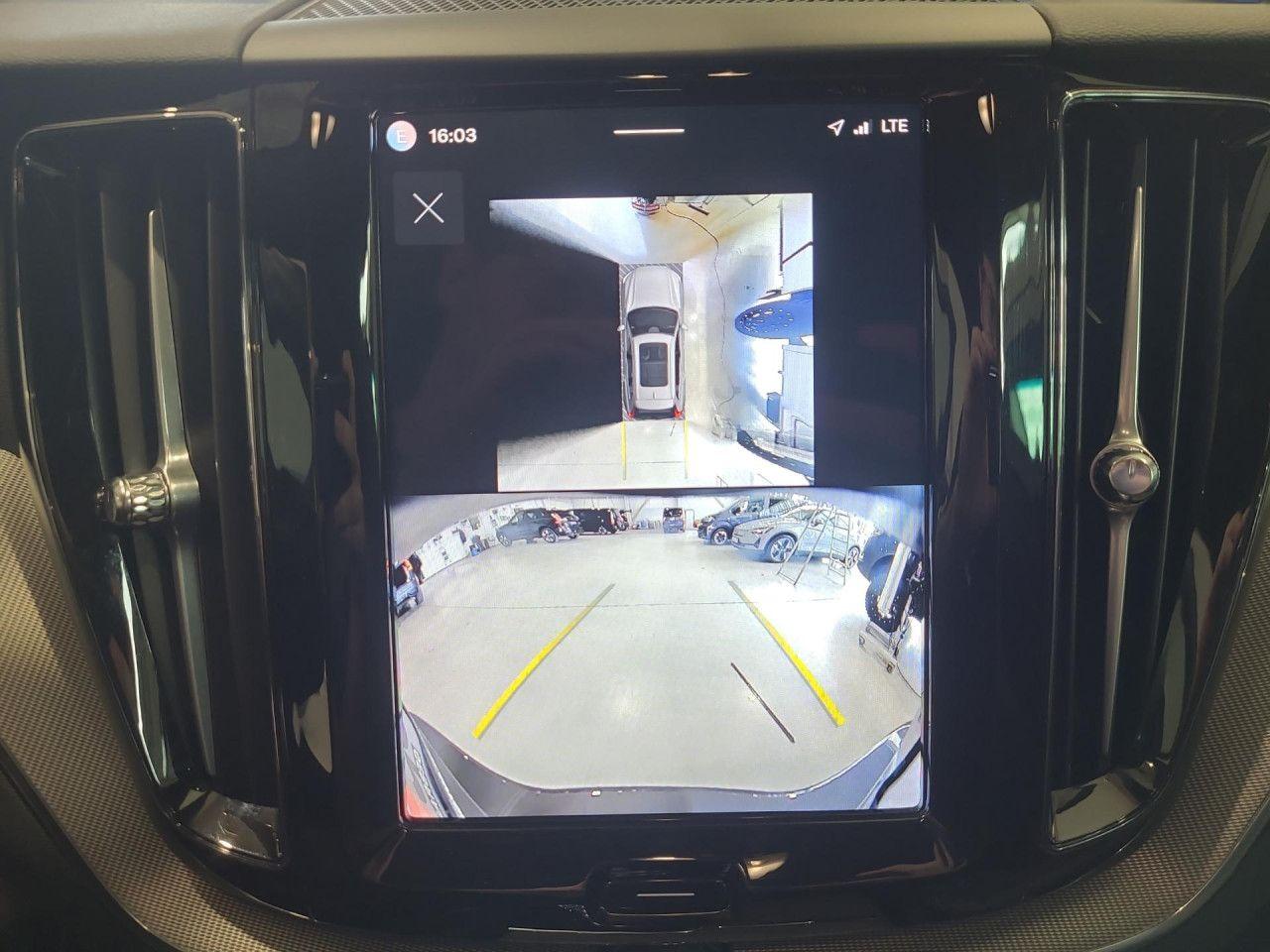 Volvo XC60 B5 (Benzin) Plus Dark AWD Automatik Navi, миниатюра 9