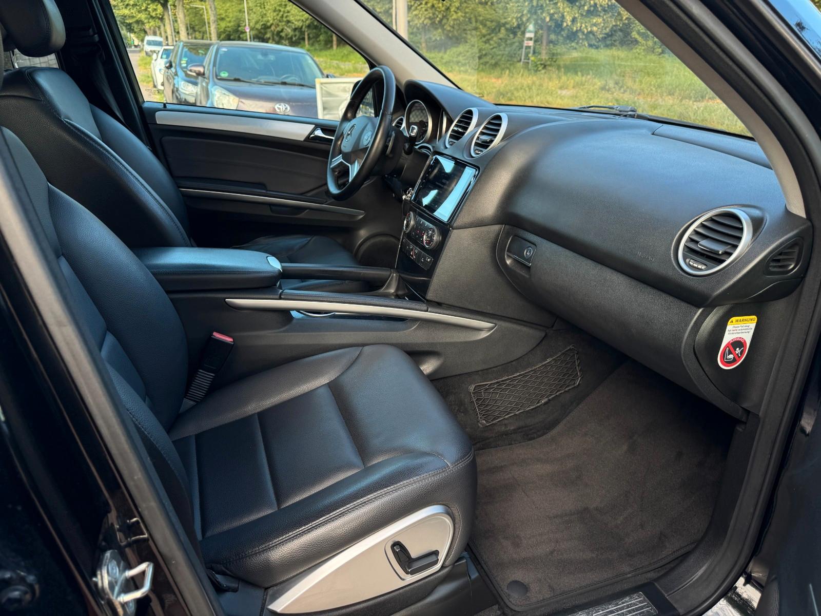 Mercedes-Benz ML300 2009 — photo 26