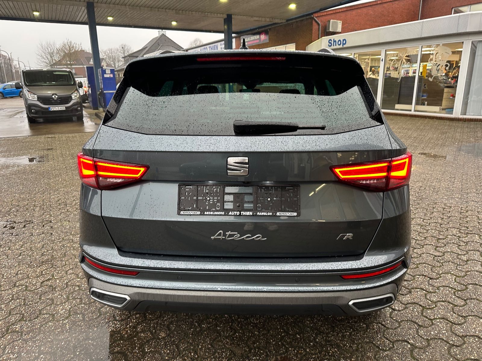 Fahrzeugabbildung SEAT Ateca 2.0 TDI FR DSG AHK/Navi/Dinamica/Beats