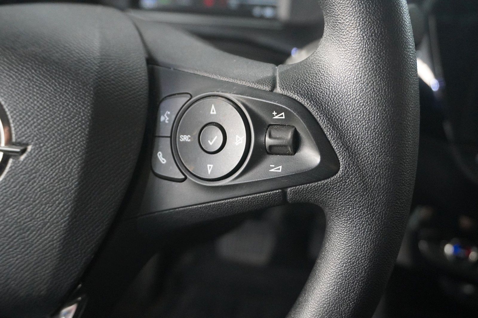 Fahrzeugabbildung Opel Corsa-e F EDITION 1-PHASIG NAVI/VIRT./SPORT/DAB+