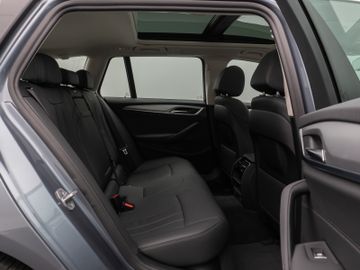 Fahrzeugabbildung BMW 530e xD Pano Kamera DAB HiFi Adapt. Fahrwerk 19"