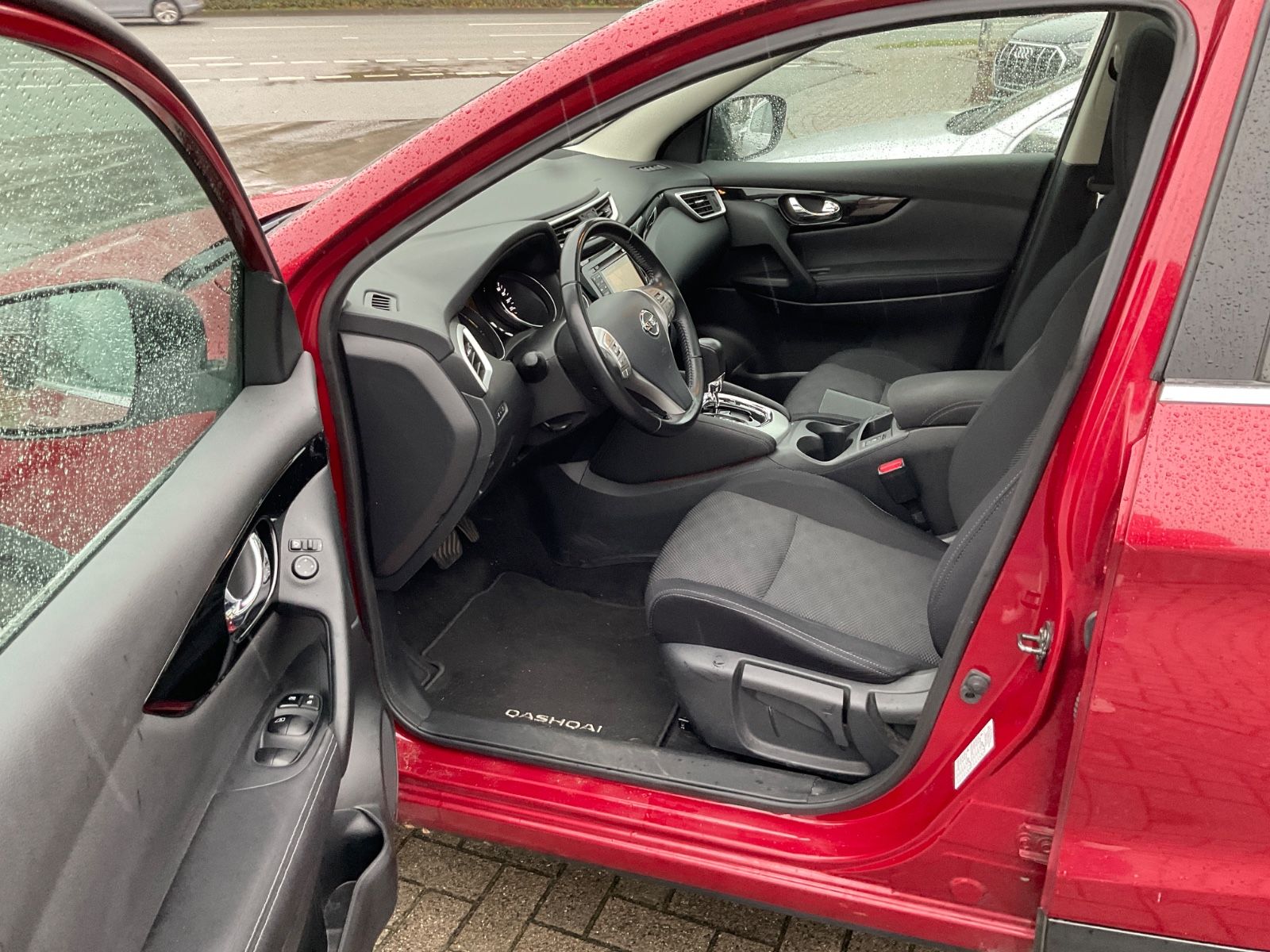 Fahrzeugabbildung Nissan Qashqai N-Connecta Panorama,AHK,Navi,Kamera