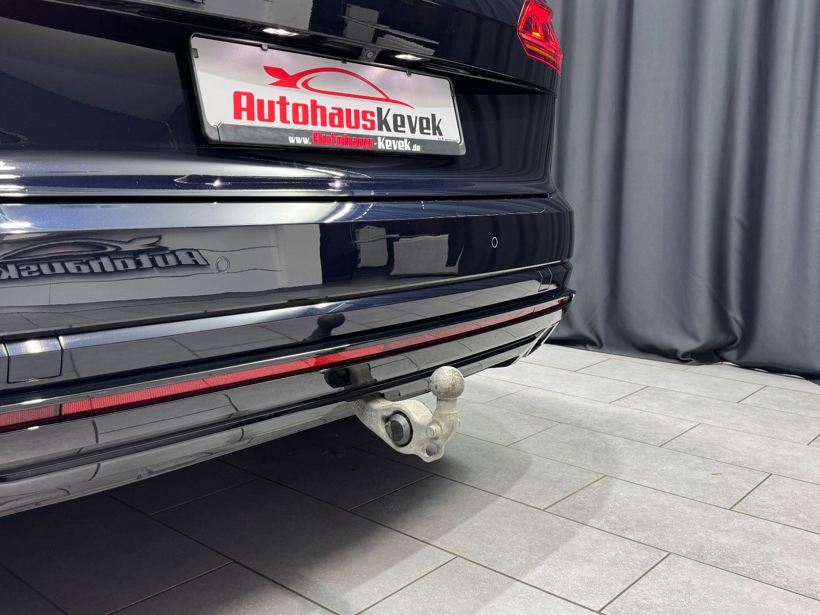 Fahrzeugabbildung Volkswagen Touareg 4.0 TDI V8 Atmosphere 4Motion|R-LINE|AHK