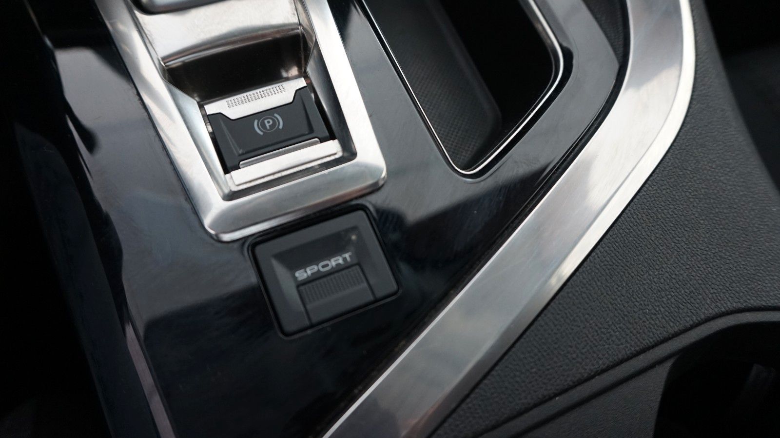 Fahrzeugabbildung Peugeot 5008 Active Business 7 Sitzer Scheckheftgepflegt