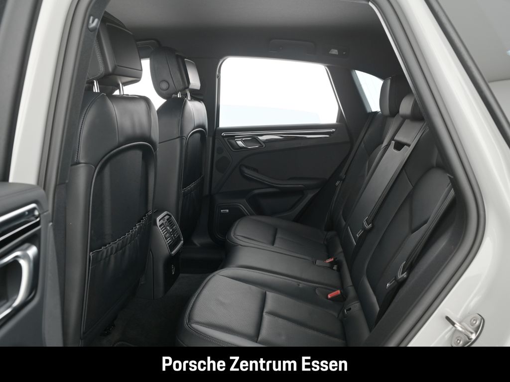 PORSCHE Macan 2022