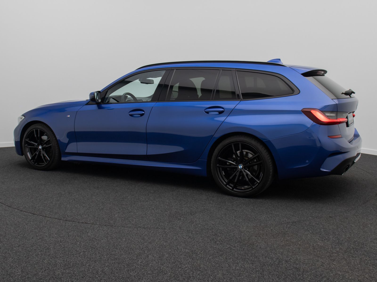 Fahrzeugabbildung BMW 320d M Sport Kamera DAB Panorama H/K 19Zoll