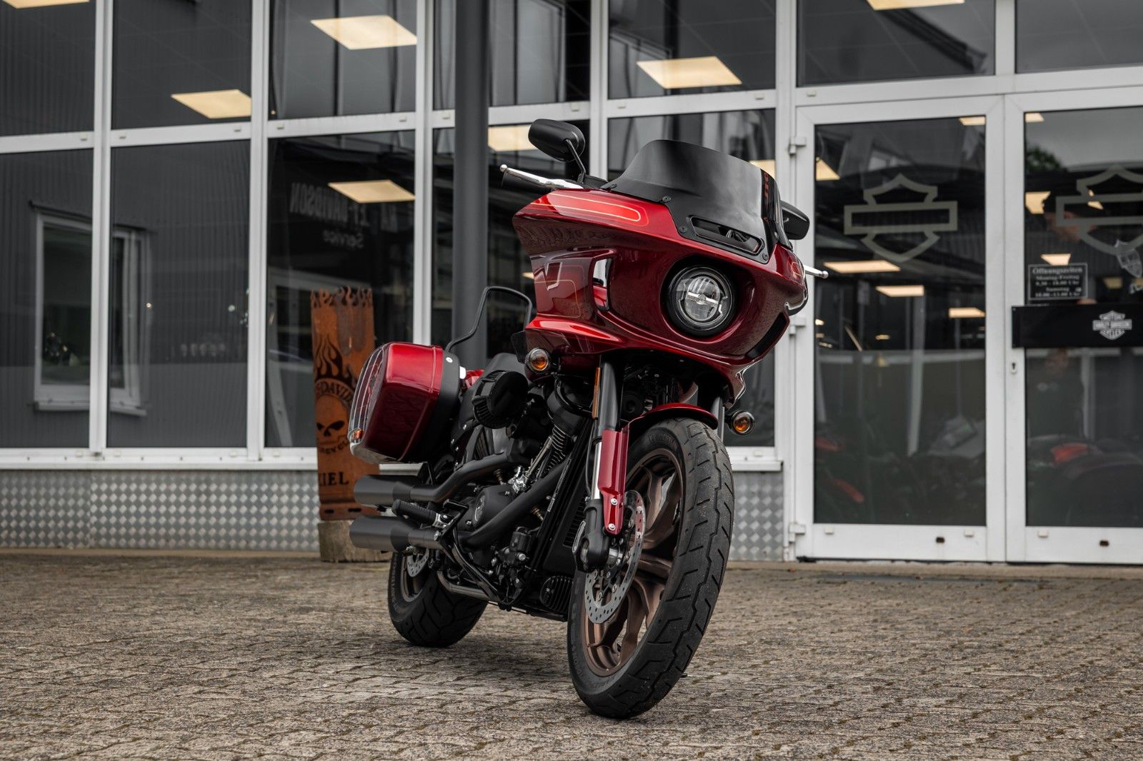 Fahrzeugabbildung Harley-Davidson FXLRST LOW RIDER ST 117 - EL DIABLO Nr. 359/1500