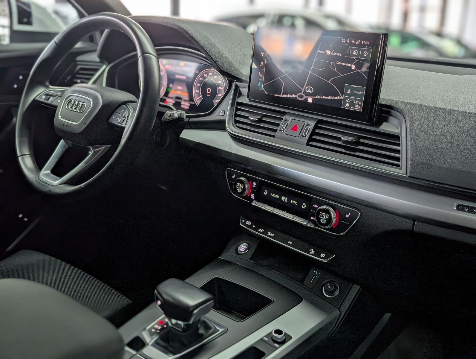 Fahrzeugabbildung Audi Q5 50 TFSIe quattro Sportback AHK MATRIX ACC APP