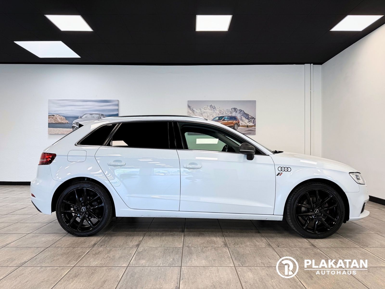 Fahrzeugabbildung Audi A3 Sportback Navi DigitalInstr LED