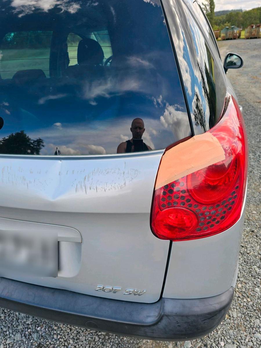 Peugeot 207 2011 — photo 10