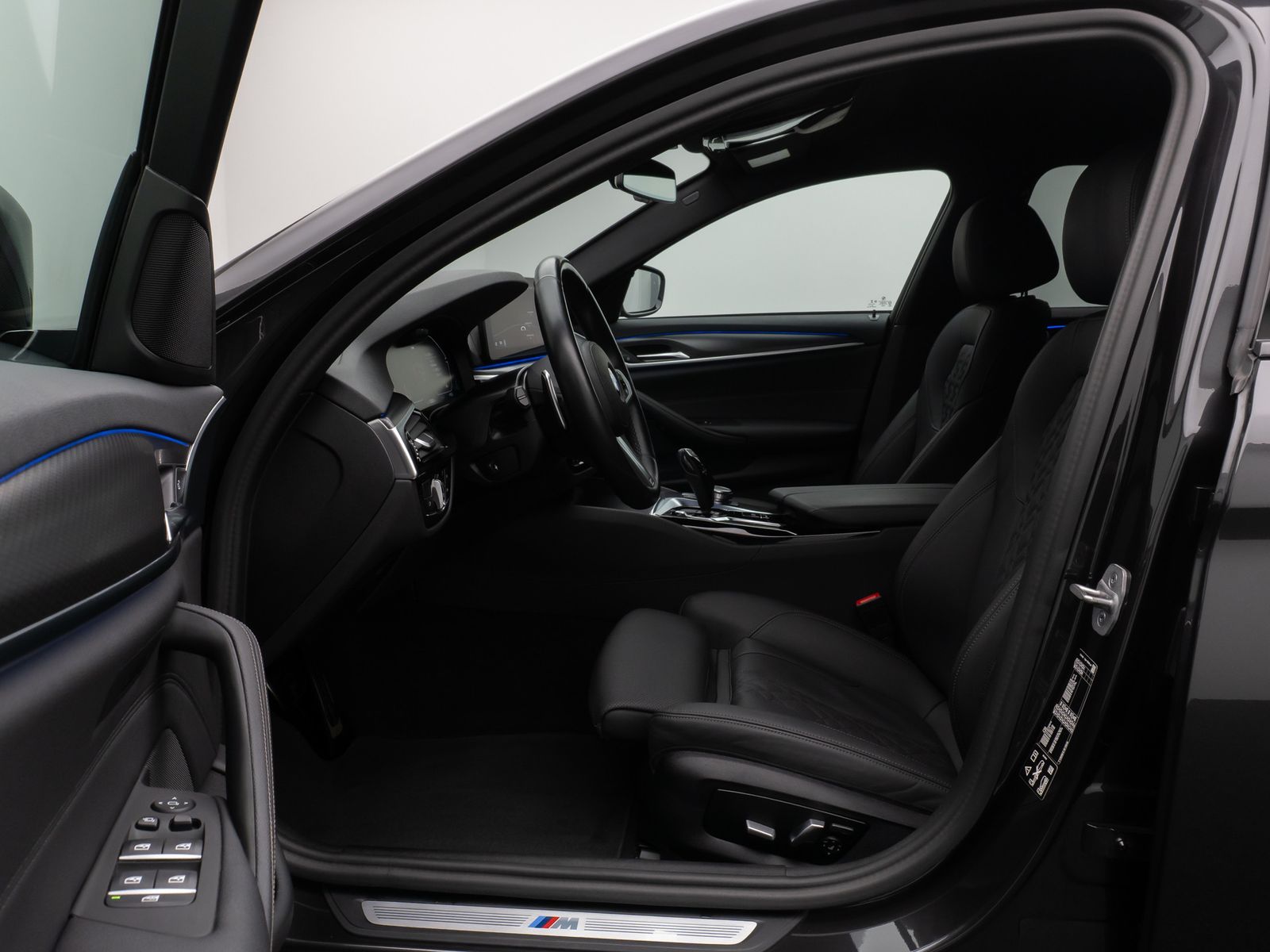 Fahrzeugabbildung BMW 530d xD M Sport Laser Kamera HUD DAB HiFi Komfor