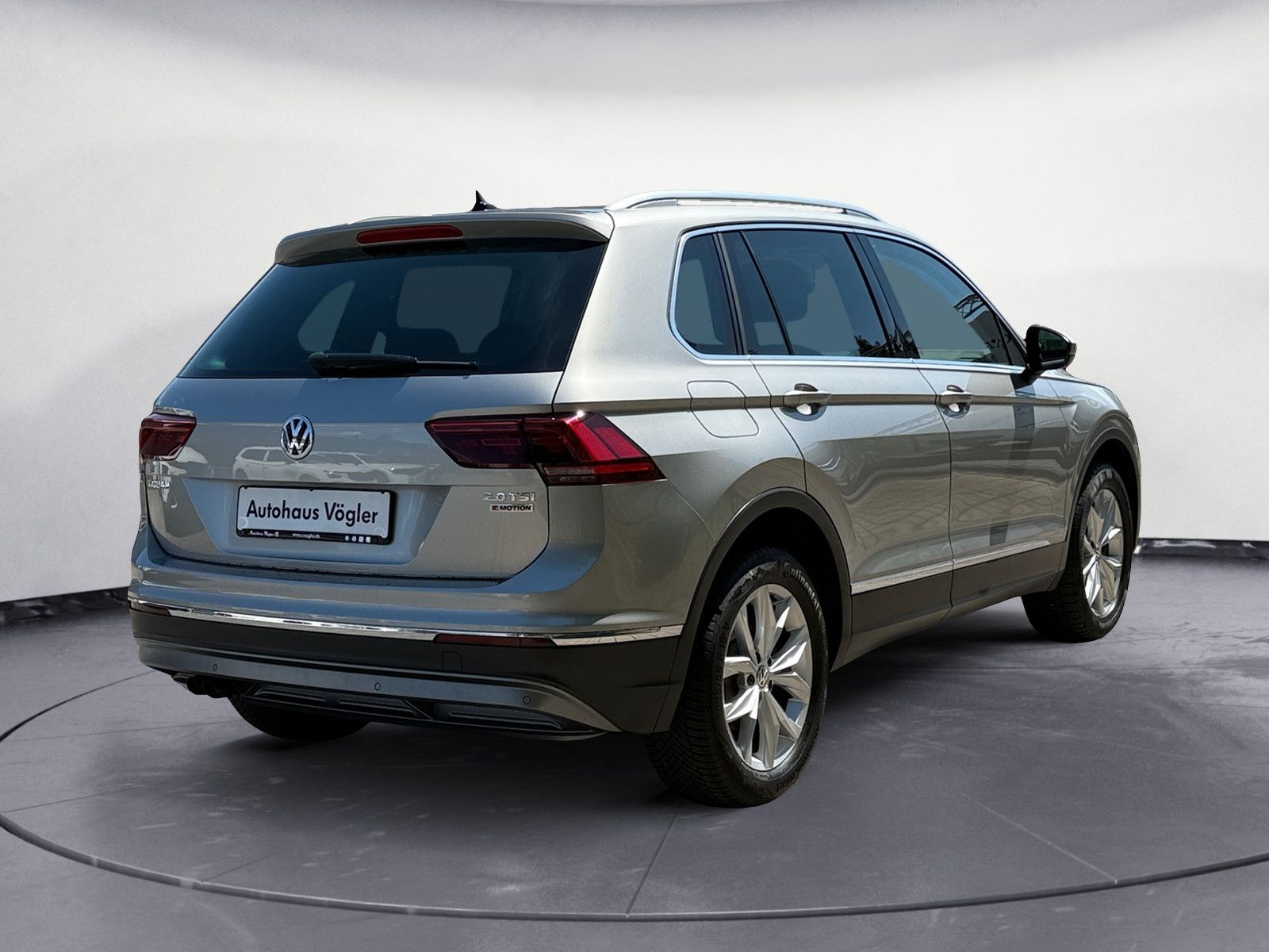 Tiguan 2,0 TSI Highline 4x4 Navi LED AHK