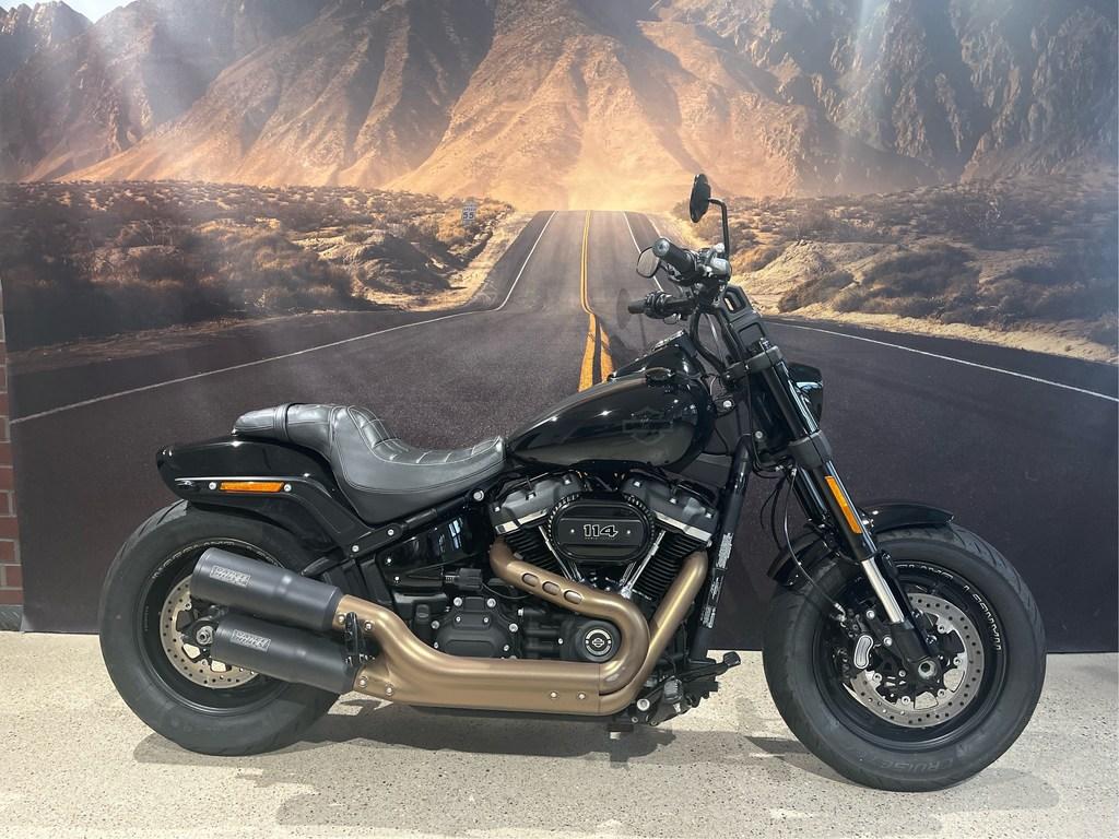 Harley-Davidson FXFBS Softail Fat Bob 114 GUTES ZUBEHÖRPAKET